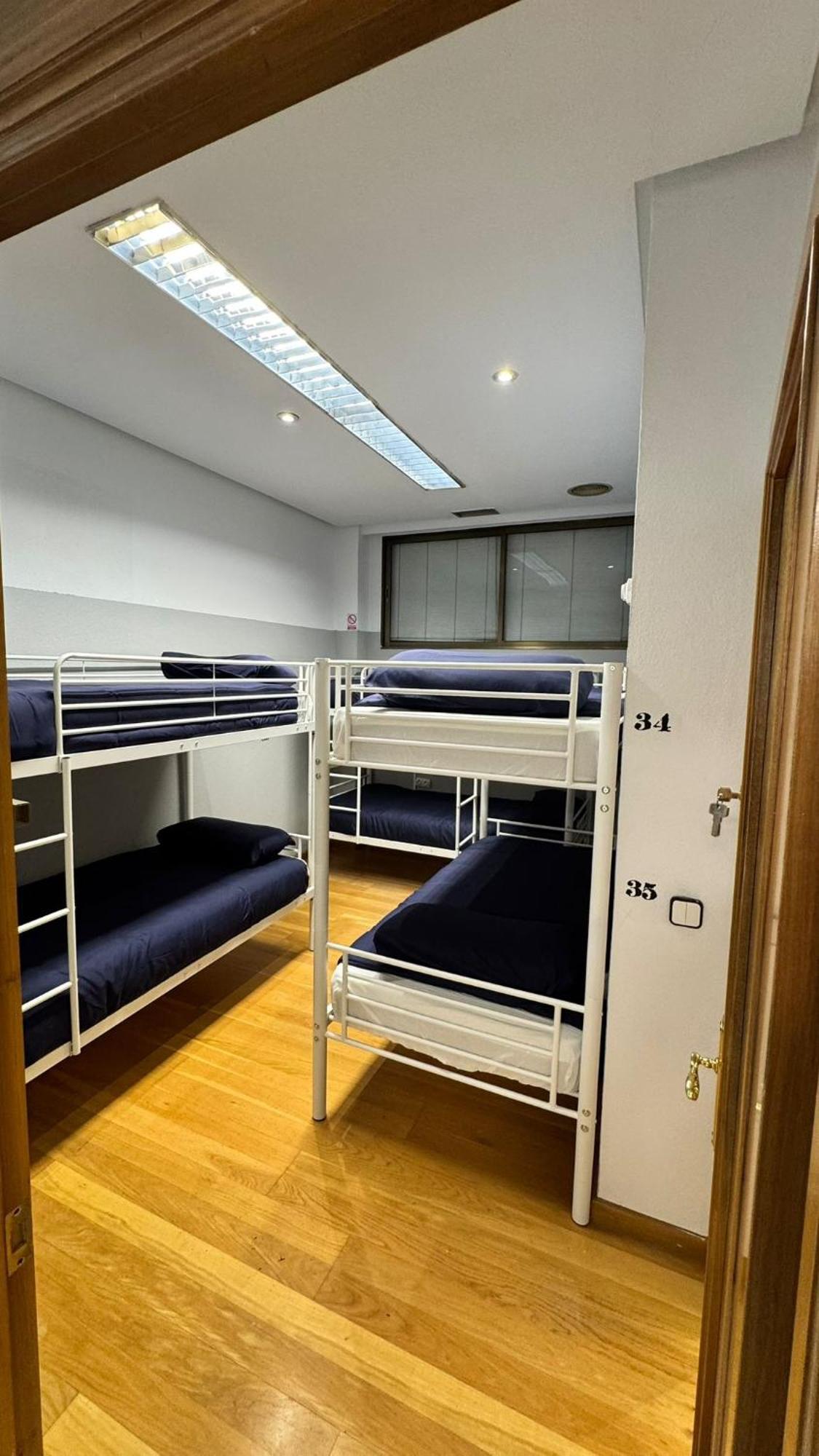 Hostel Puerta Del Angel Madrid Eksteriør bilde