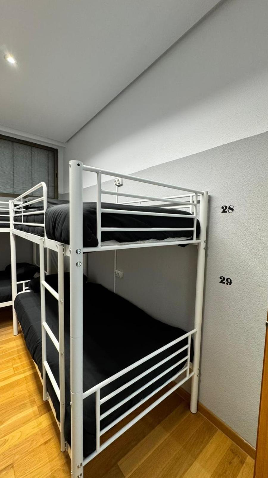 Hostel Puerta Del Angel Madrid Eksteriør bilde