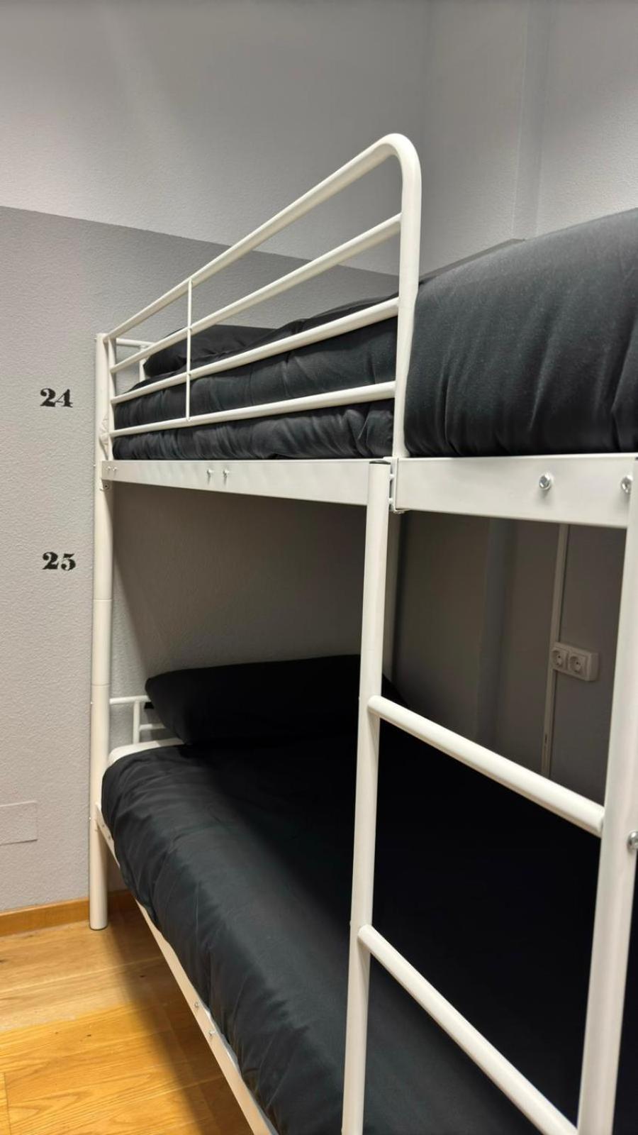 Hostel Puerta Del Angel Madrid Eksteriør bilde