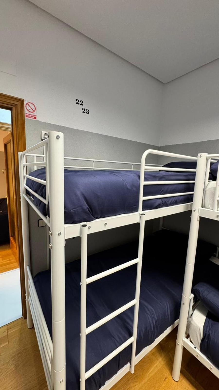 Hostel Puerta Del Angel Madrid Eksteriør bilde