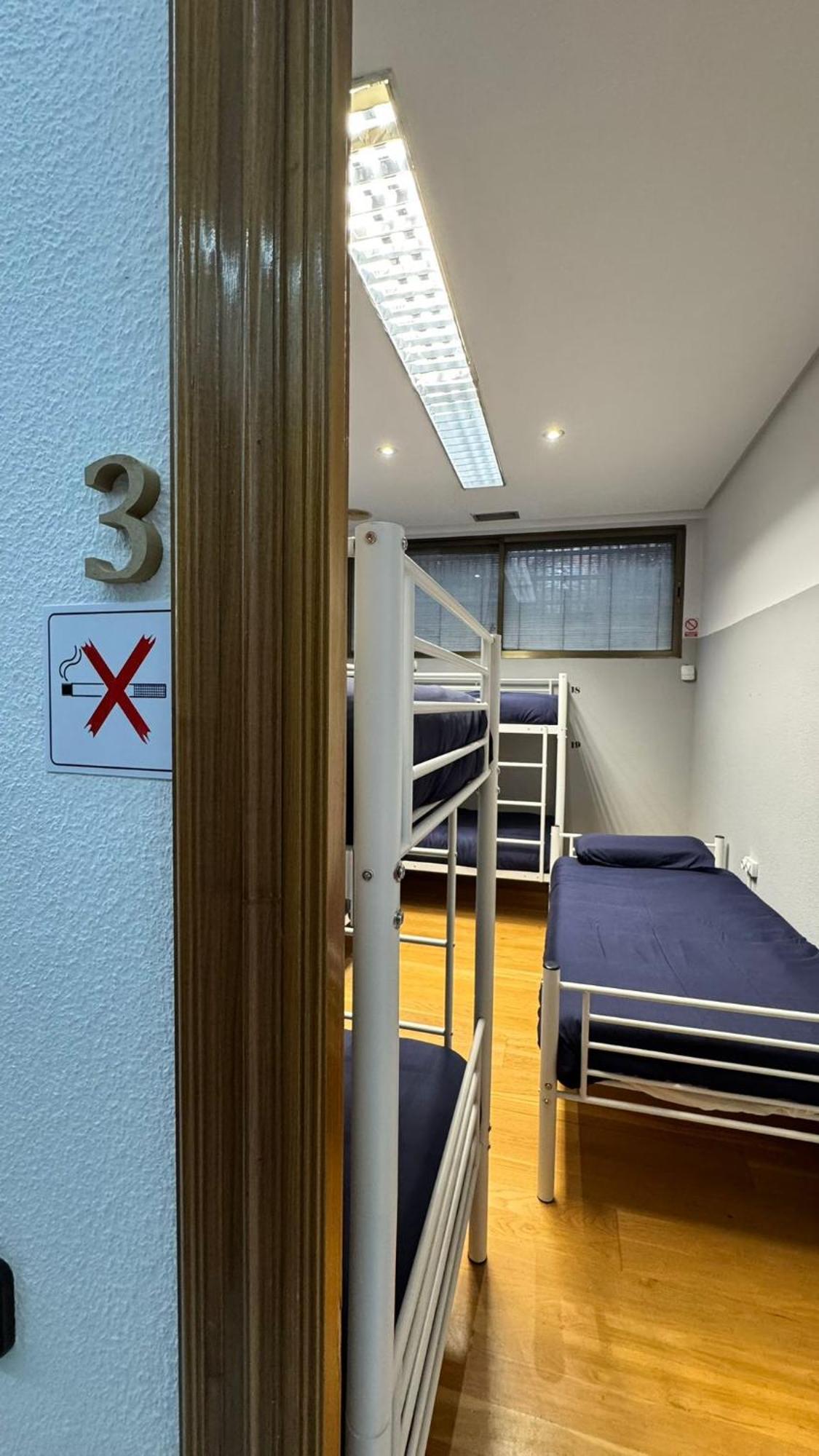 Hostel Puerta Del Angel Madrid Eksteriør bilde