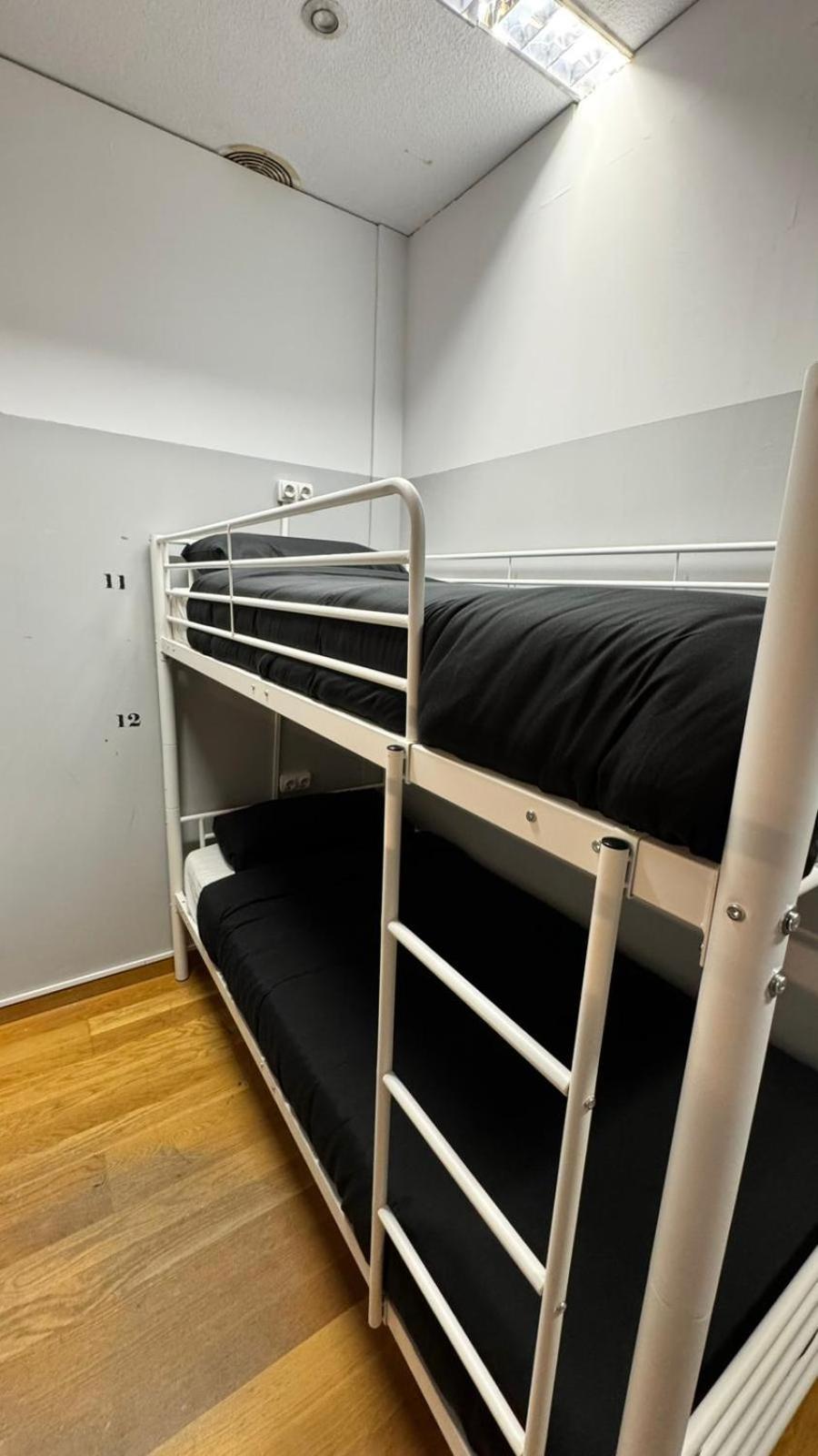 Hostel Puerta Del Angel Madrid Eksteriør bilde