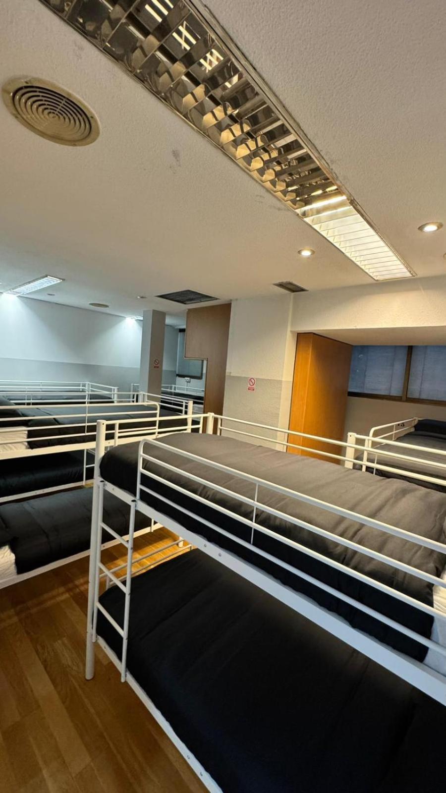 Hostel Puerta Del Angel Madrid Eksteriør bilde