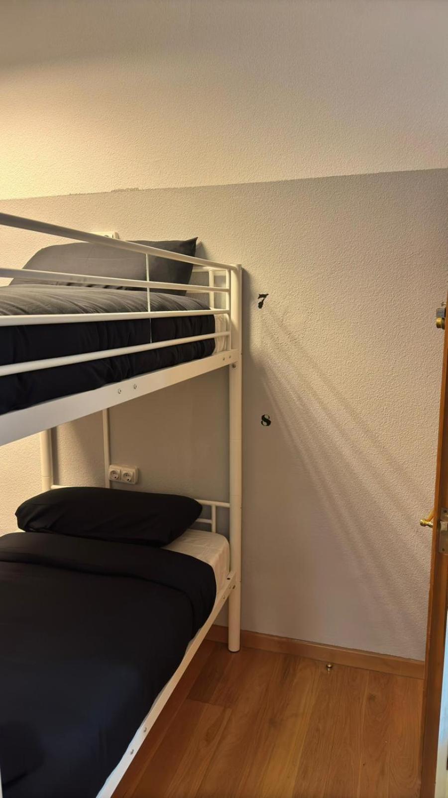 Hostel Puerta Del Angel Madrid Eksteriør bilde