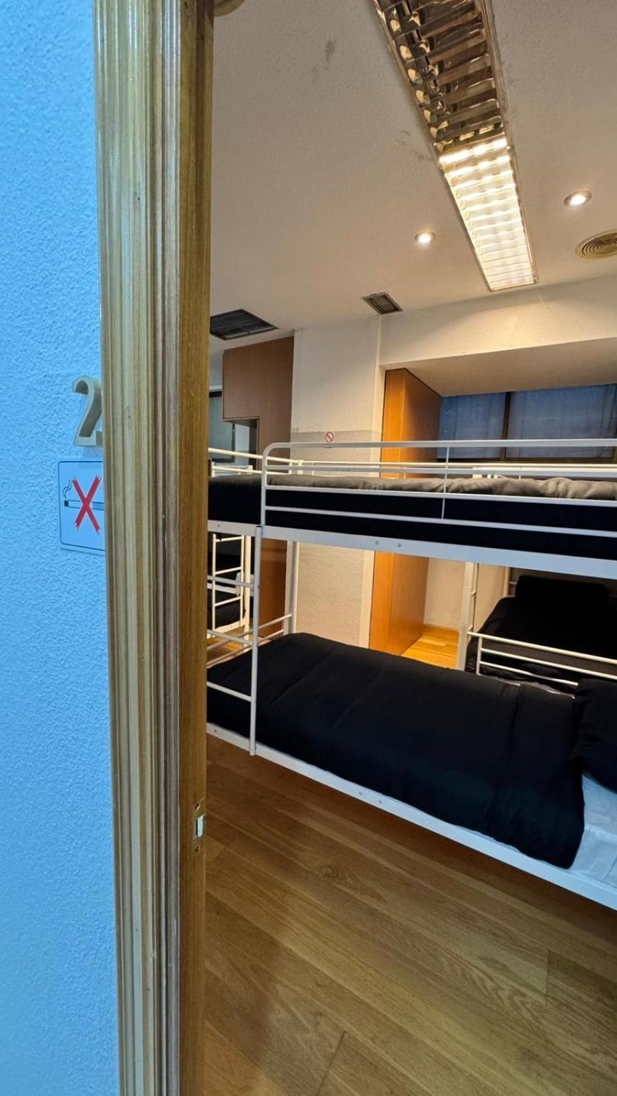 Hostel Puerta Del Angel Madrid Eksteriør bilde