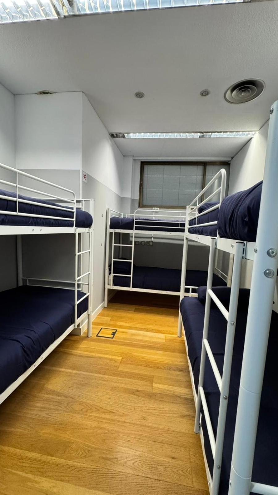 Hostel Puerta Del Angel Madrid Eksteriør bilde