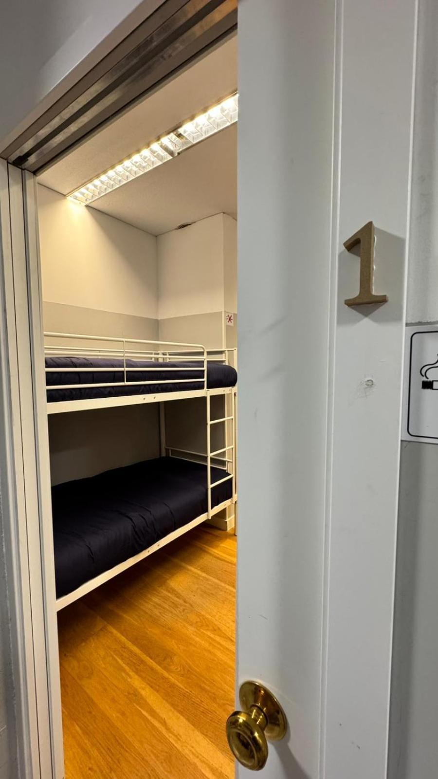 Hostel Puerta Del Angel Madrid Eksteriør bilde