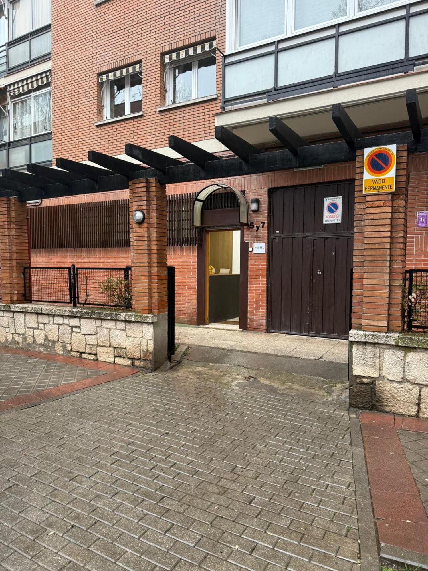 Hostel Puerta Del Angel Madrid Eksteriør bilde