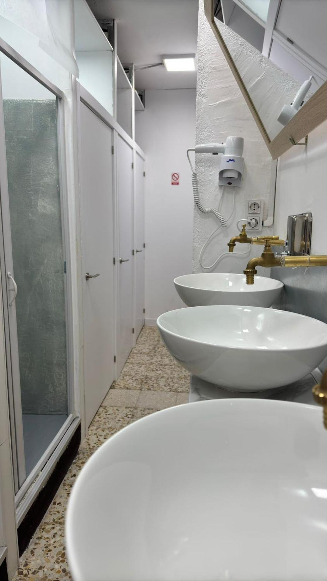 Hostel Puerta Del Angel Madrid Eksteriør bilde