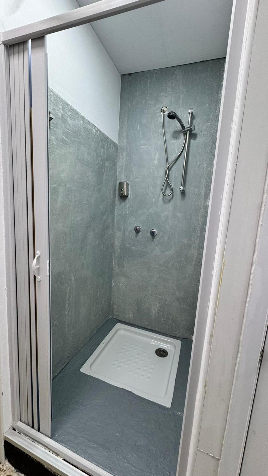 Hostel Puerta Del Angel Madrid Eksteriør bilde